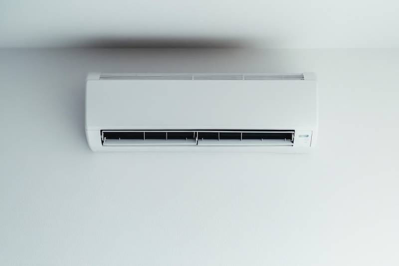 Les 3 modèles de climatisation, caractéristiques, avantages et inconvénients : monobloc, monosplit, multisplits